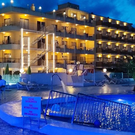 Bj Bei Juan Hostal S'Illot  Exteriör bild