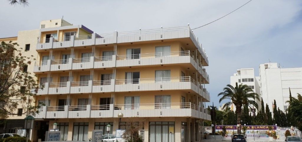 Bj Bei Juan Hostal S'Illot  Exteriör bild